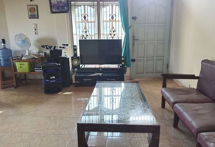 호텔 Oyo 92561 Excellent Kost