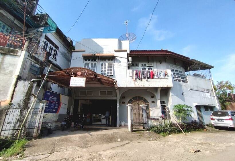 호텔 Oyo 92561 Excellent Kost