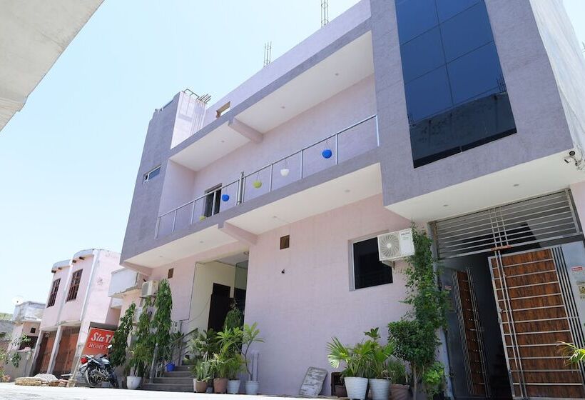 Sia Taj Hotel I Nearest Taj Mahal I Agra I Couple Friendly