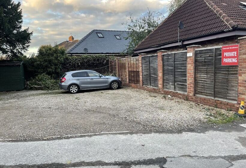 پانسیون Emerald Residence