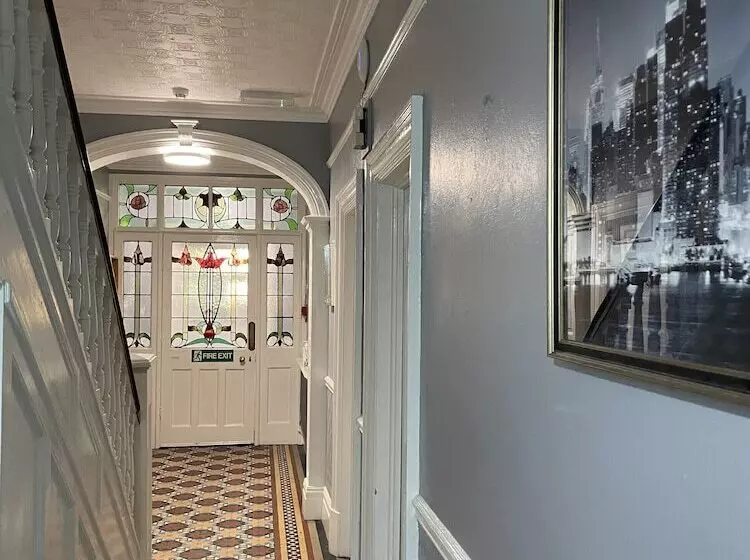 Pensión Emerald Residence - York