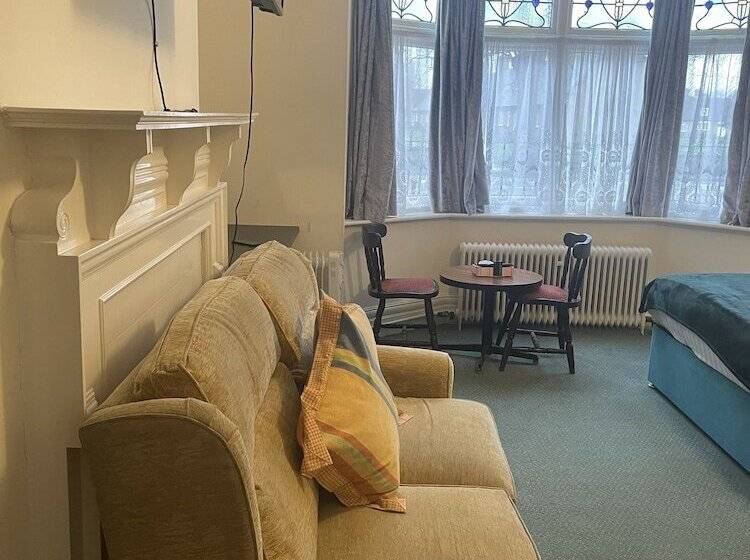 پانسیون Emerald Residence