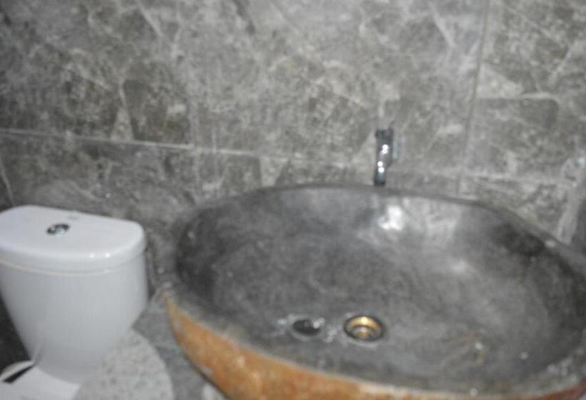 פנסיון Mahoni Guest House Labuan Bajo