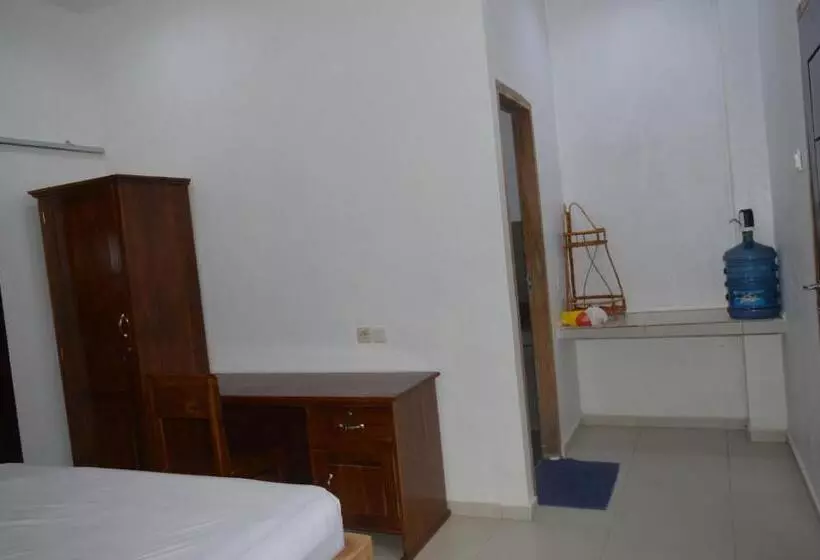 Majatalo Mahoni Guest House Labuan Bajo