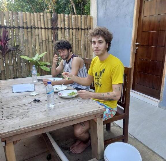 פנסיון Mahoni Guest House Labuan Bajo