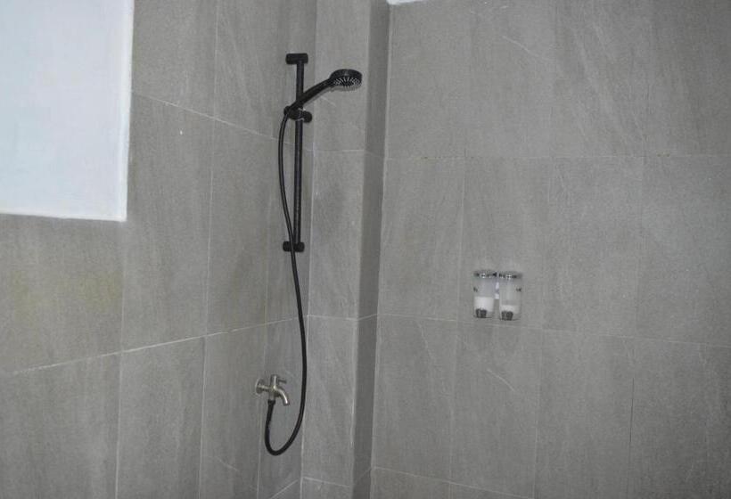 פנסיון Mahoni Guest House Labuan Bajo