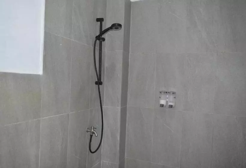 Majatalo Mahoni Guest House Labuan Bajo