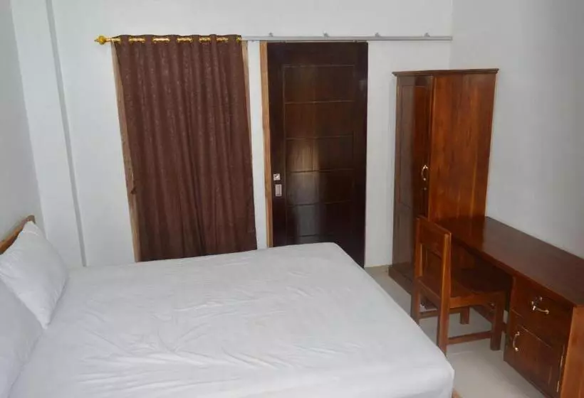 Majatalo Mahoni Guest House Labuan Bajo