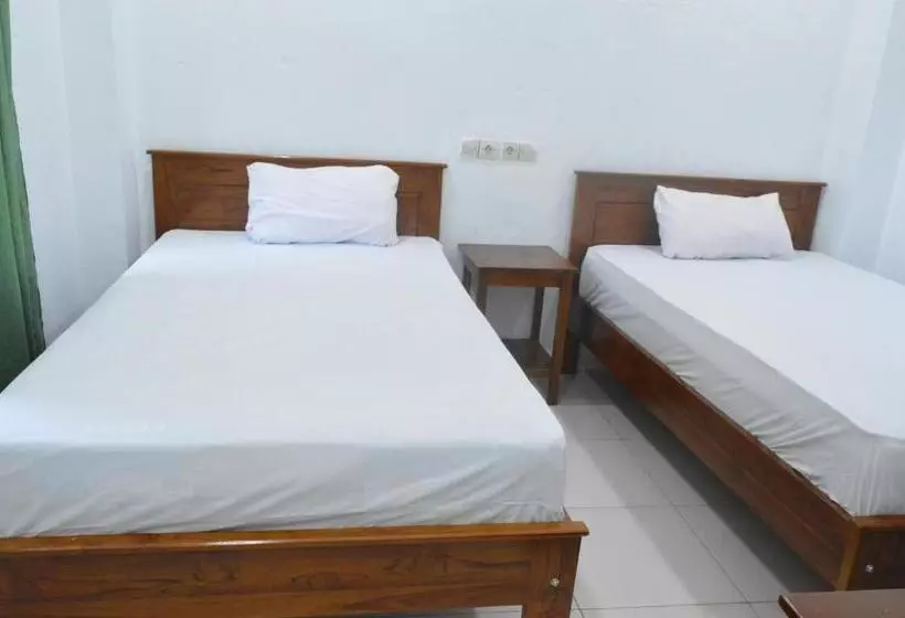 Majatalo Mahoni Guest House Labuan Bajo