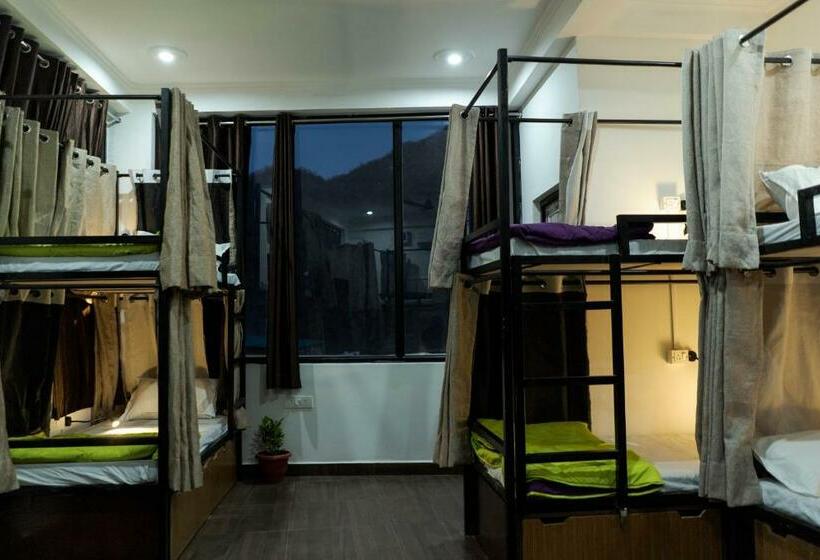 Spontrail Hostel