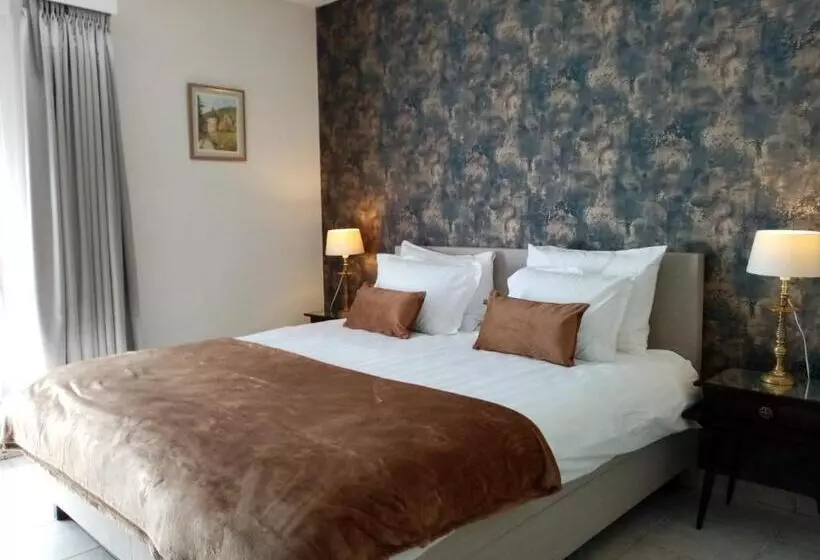 Aamiaismajoitus (B&B) La Ruelle Van Uchelen