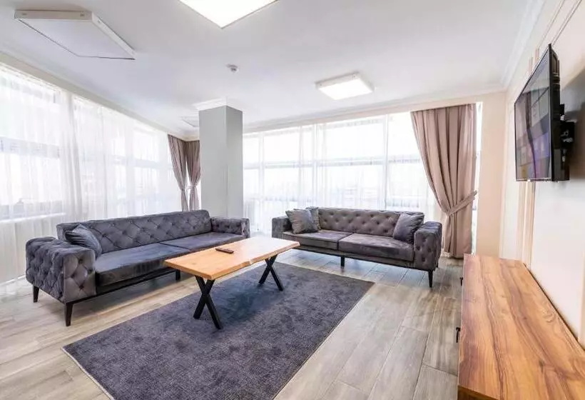 Royal Luxury Hotels Suites