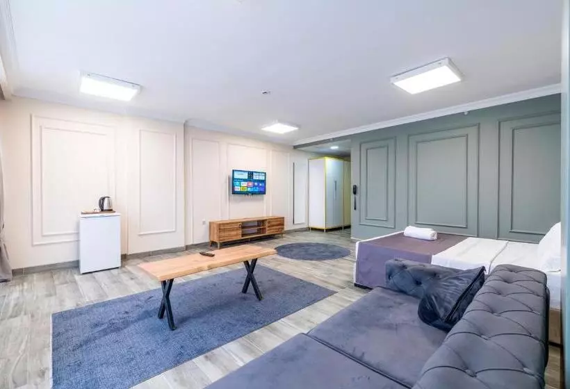 Royal Luxury Hotels Suites