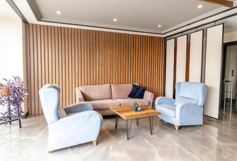 Royal Luxury Hotels Suites