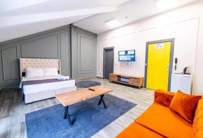 Royal Luxury Hotels Suites