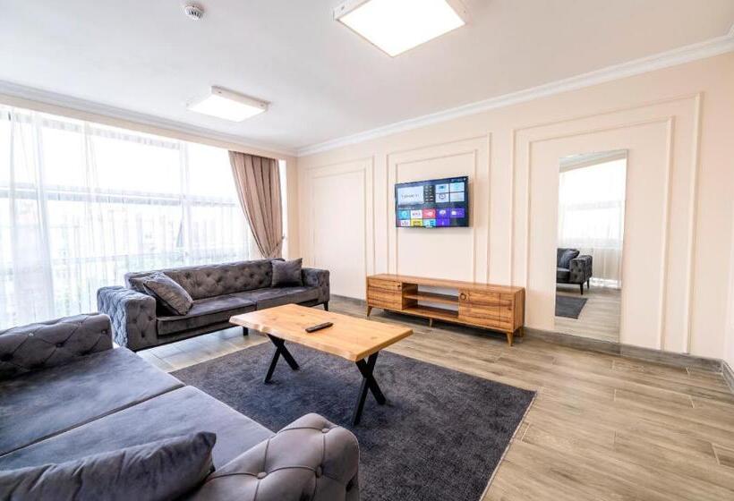 Royal Luxury Hotels Suites