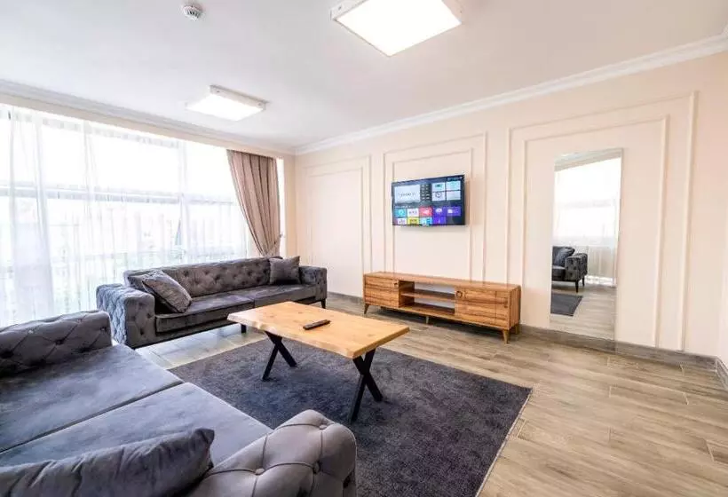 Royal Luxury Hotels Suites