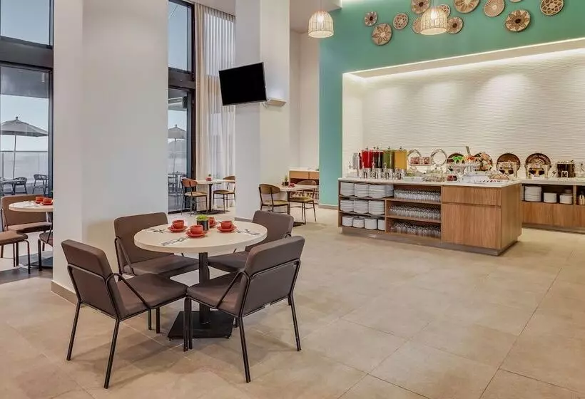 ホテル Fiesta Inn Mazatlán