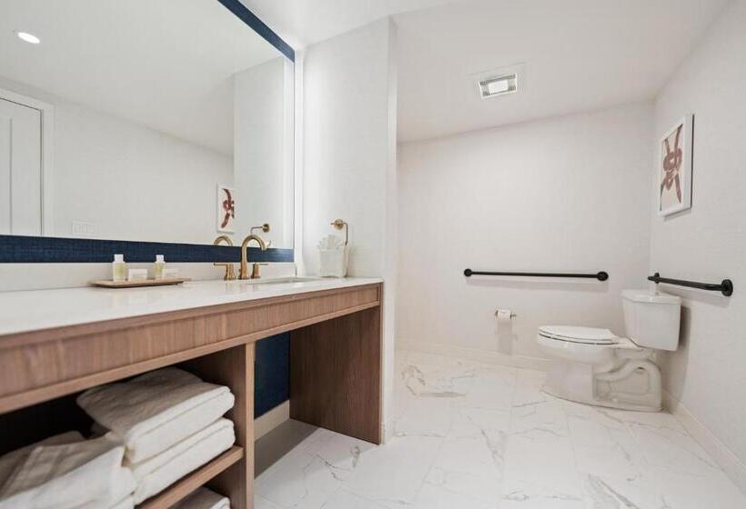 فندق Greyfinch Chatham Inn