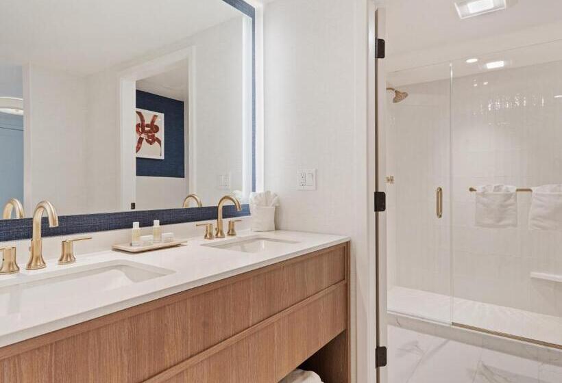 فندق Greyfinch Chatham Inn