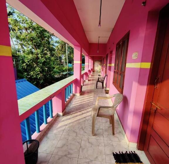 پانسیون Happy Land