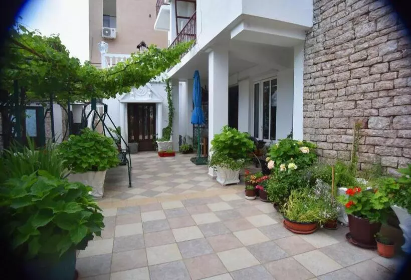 پانسیون Vila Monte