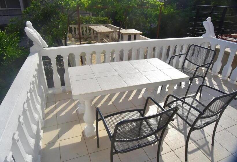 پانسیون Vila Monte