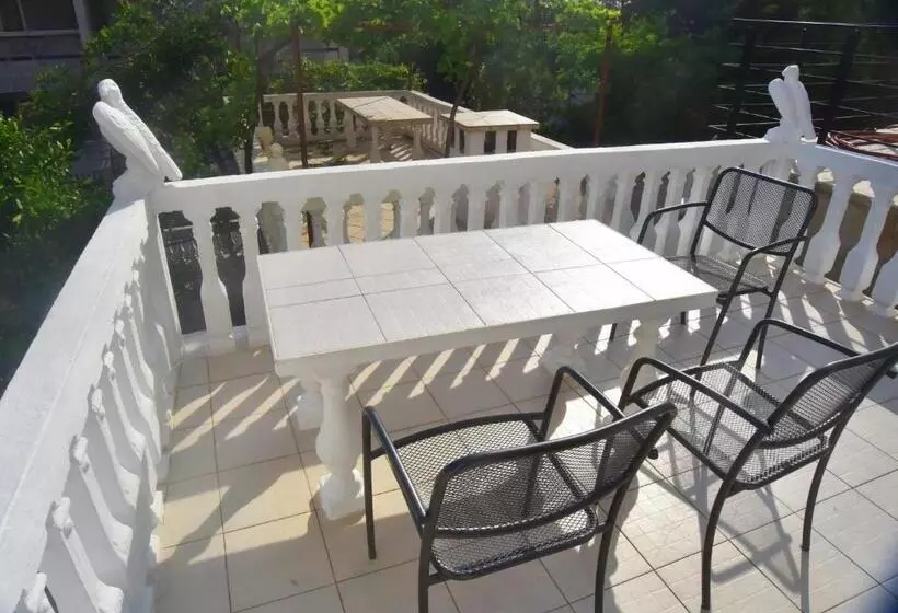 پانسیون Vila Monte