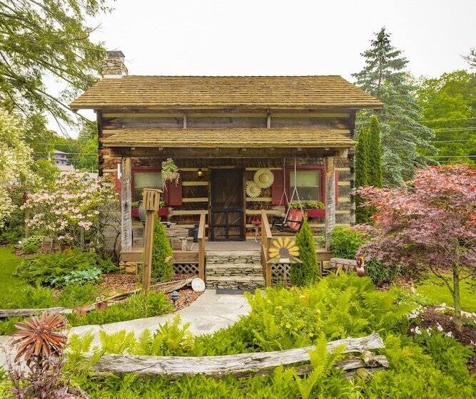 Hostel Azalea Garden Inn