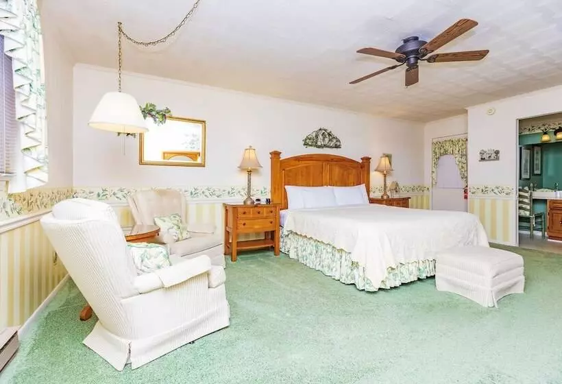 Retkeilymaja Azalea Garden Inn