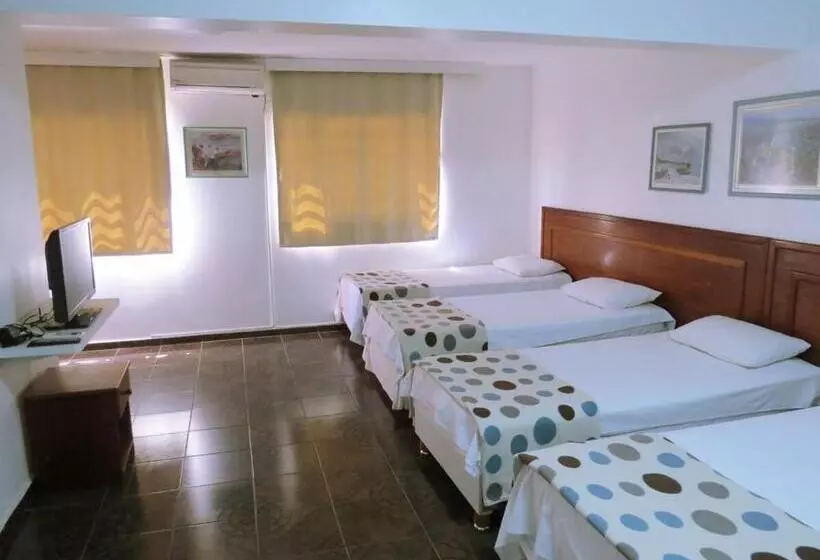 ホテル Pousada Suites