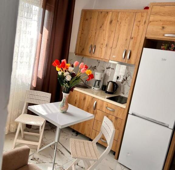 پانسیون Village Room