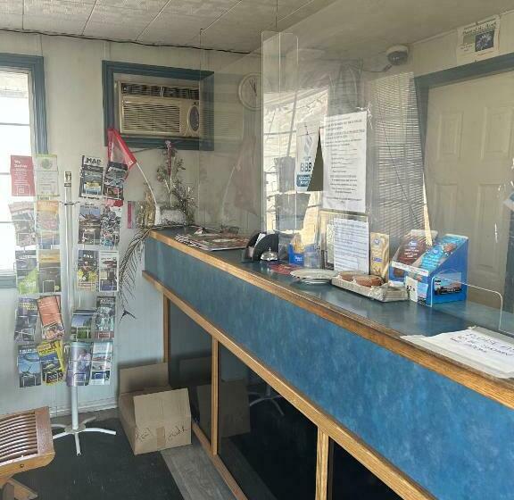 Road Runner Motel Merritt Bc