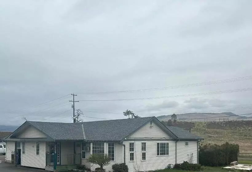 Road Runner Motel Merritt Bc