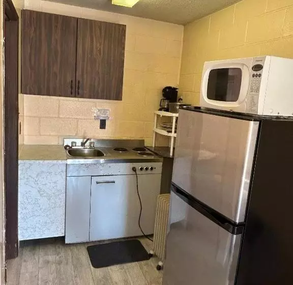 Road Runner Motel Merritt Bc