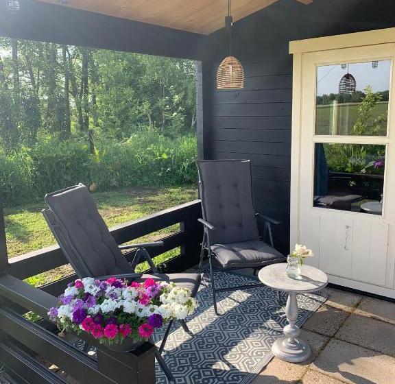 Bed and Breakfast Fields 1216