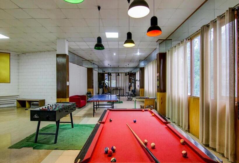 Fabhotel Mayra Grand