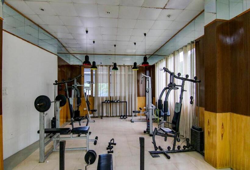 Fabhotel Mayra Grand