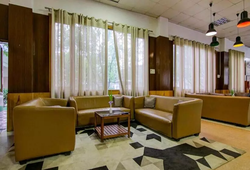 Fabhotel Mayra Grand