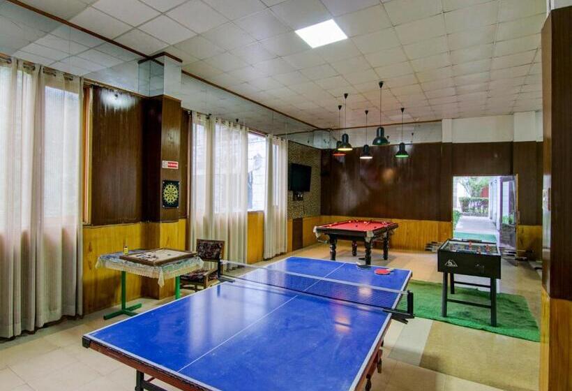 Fabhotel Mayra Grand