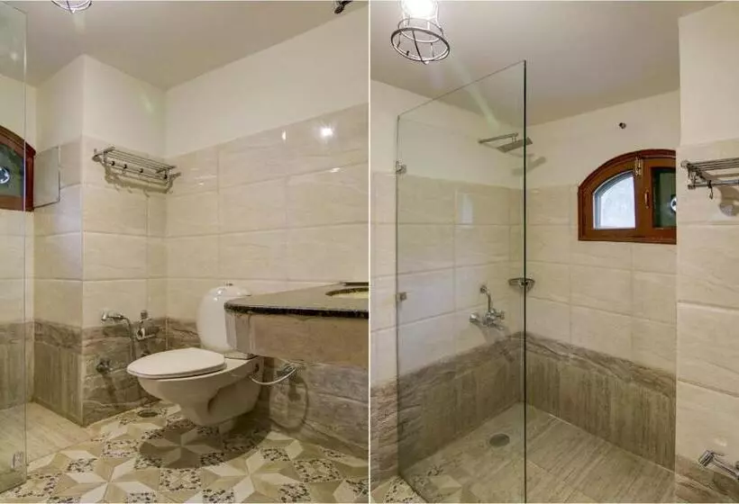 Fabhotel Mayra Grand