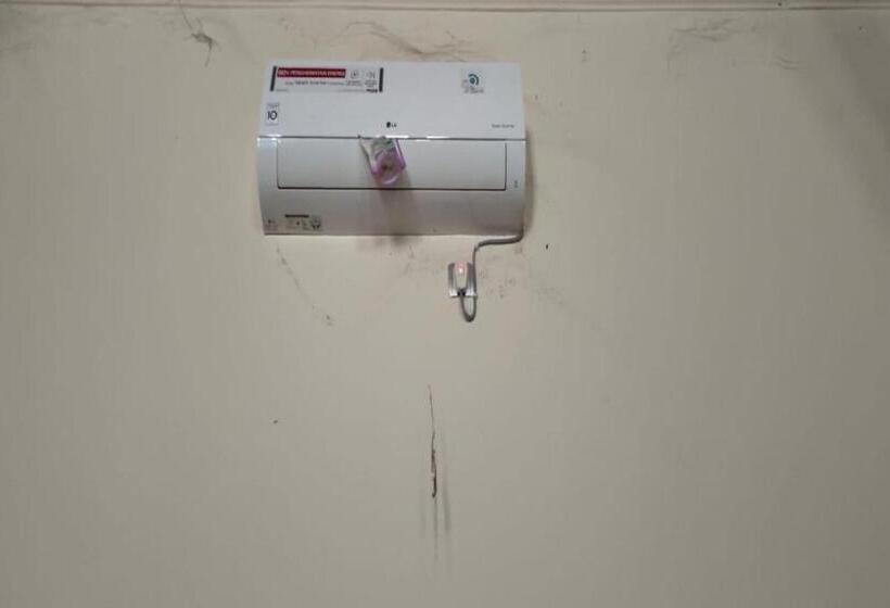 בית מלון כפרי Oyo 92545 Wawi Kadio Homestay