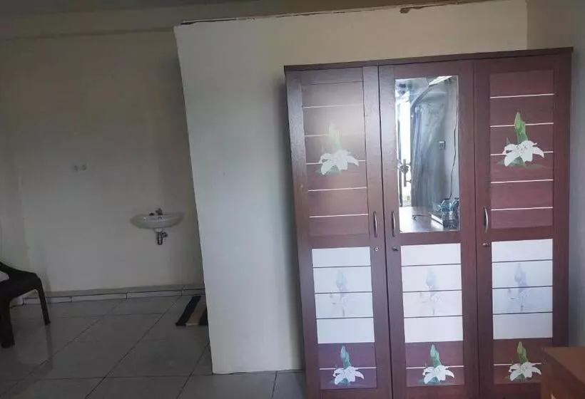 ホテル Oyo 92545 Wawi Kadio Homestay