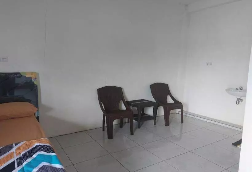 ホテル Oyo 92545 Wawi Kadio Homestay