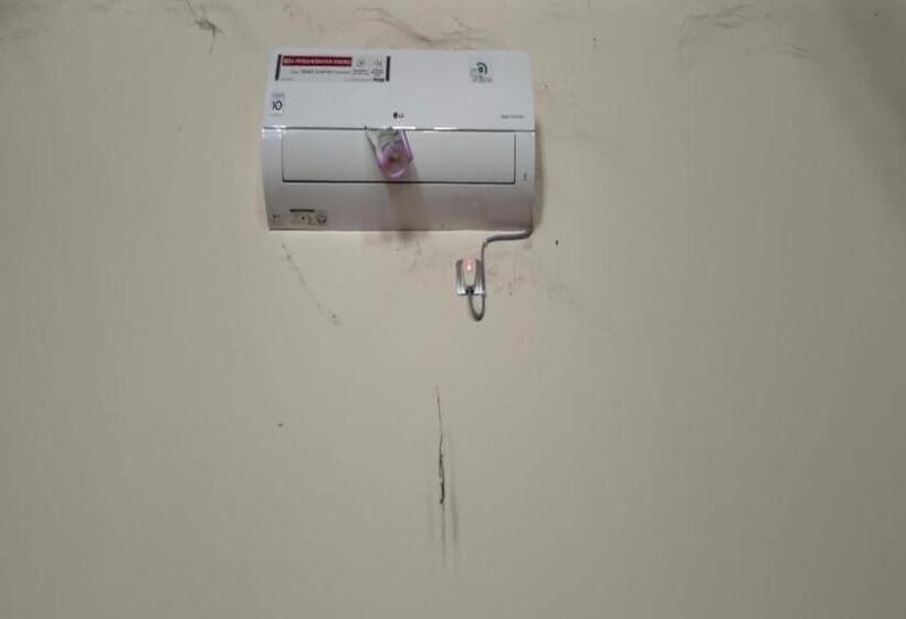 בית מלון כפרי Oyo 92545 Wawi Kadio Homestay