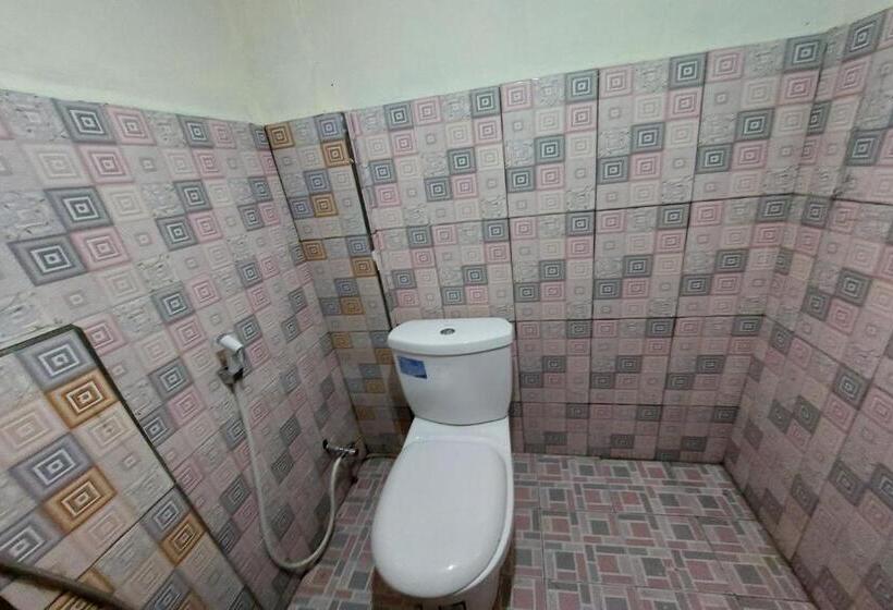 בית מלון כפרי Oyo 92545 Wawi Kadio Homestay