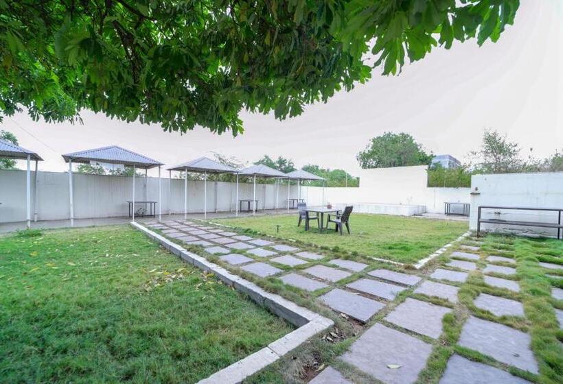 Hotel Oyo Flagship 81018  Fine Stay