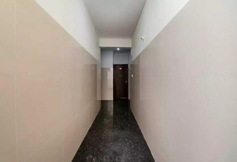 ホテル Oyo Flagship 81266 Slv