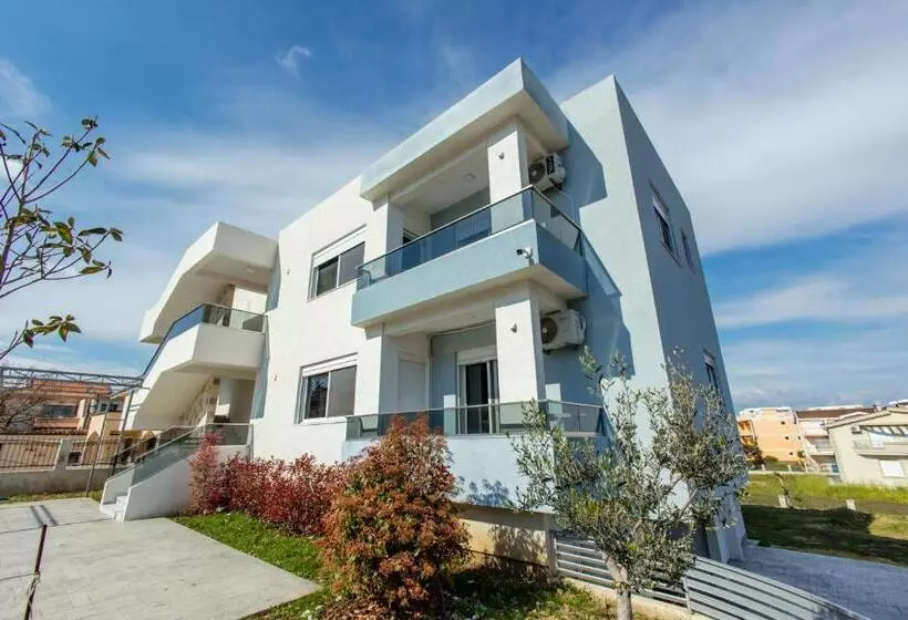 پانسیون Deron Apartments