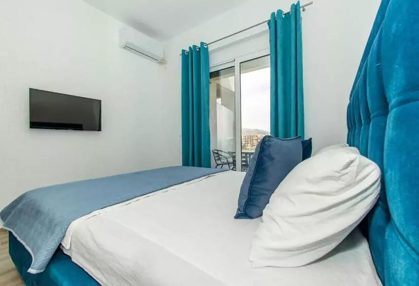 پانسیون Deron Apartments